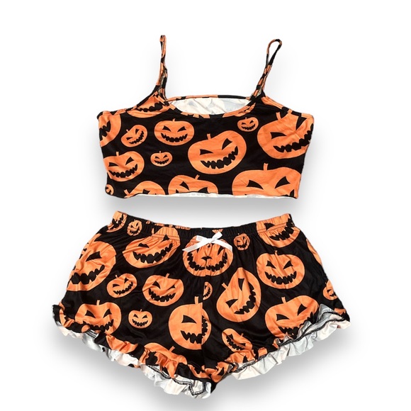 Halloween women’s pjs - Picture 1 of 8